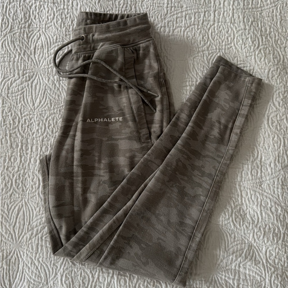 Alphalete Joggers